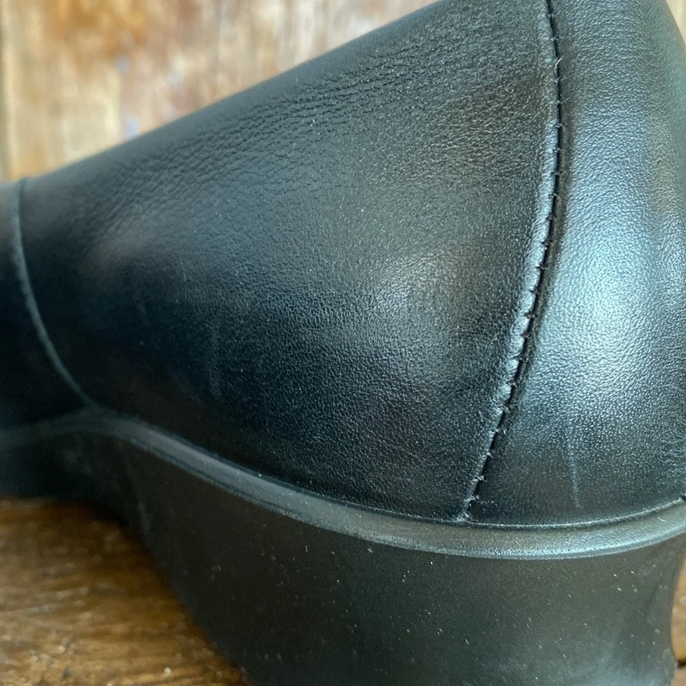 Ecco Black Slip On Leather Loafer